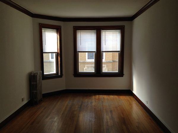 4828 1/2 W Addison St - Photo 3 of 5