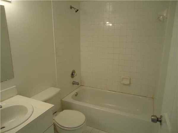 2431Â¤ NWÂ¤ 56TH AVE - Photo 2 of 12