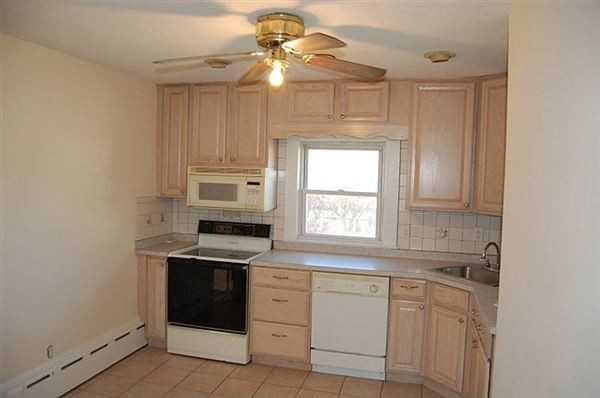 89 2nd Ave - Photo 3 of 5