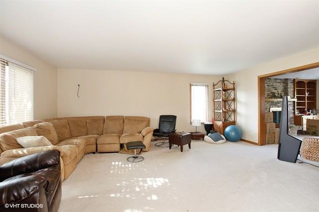 10722 Wentworth Dr - Photo 3 of 25