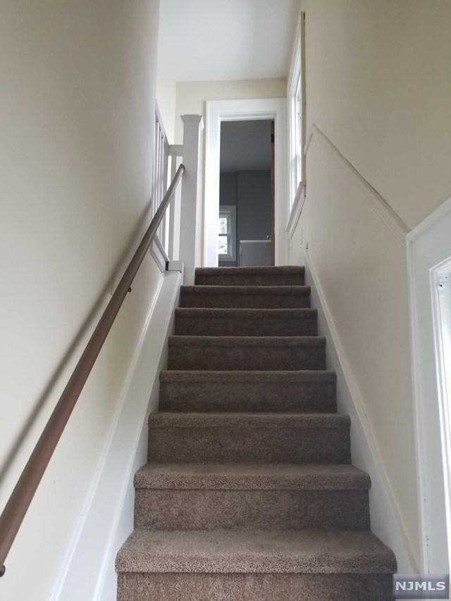 34 Seneca Ave - Photo 2 of 10