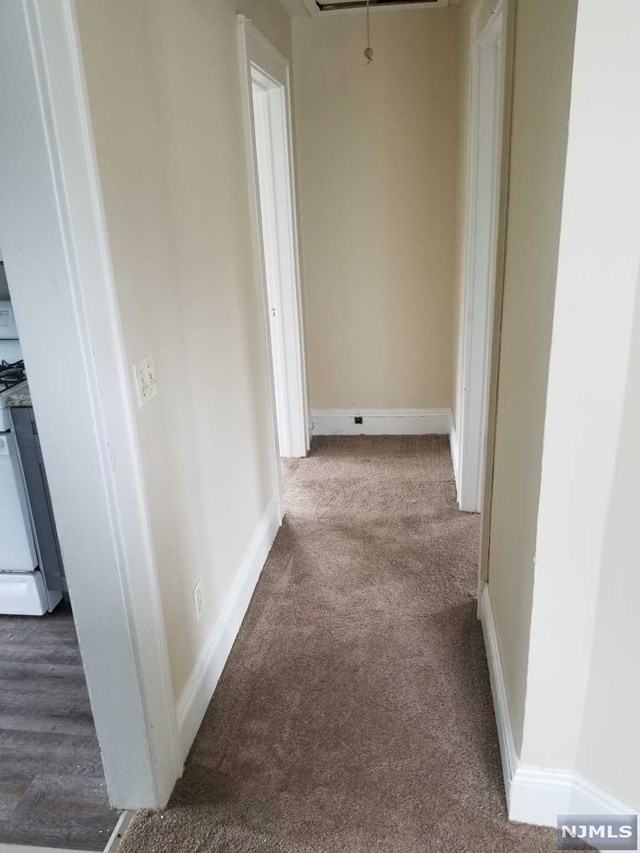 34 Seneca Ave - Photo 3 of 10