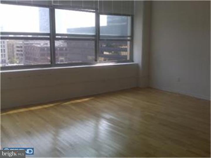 2200-28 Arch St - Photo 3 of 9