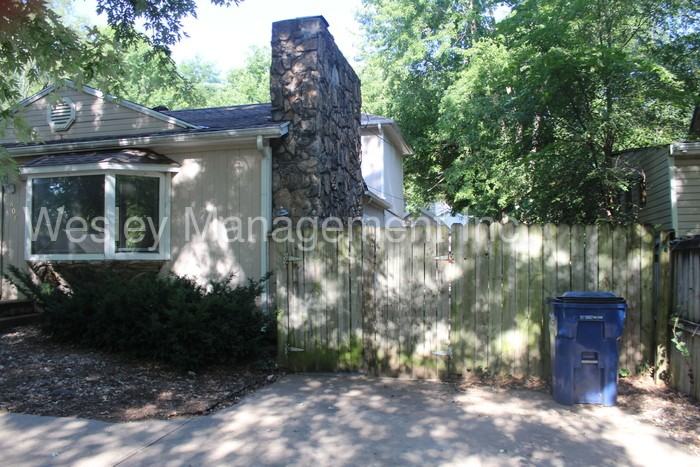 608 Yoeke St - Photo 2 of 3