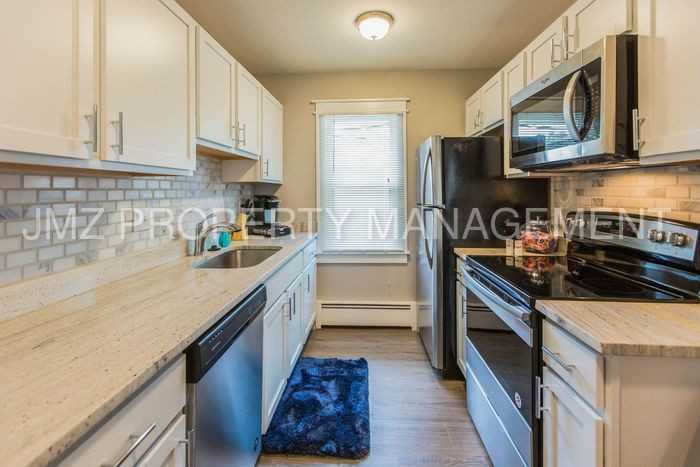 2135 Normandy Rd - Photo 2 of 20