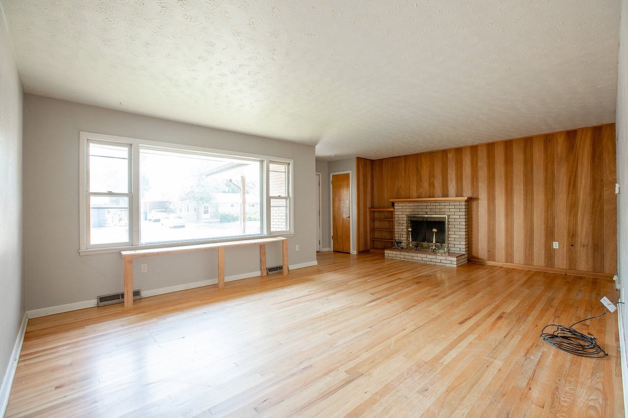 1832 Broadview Place - Photo 3 of 26