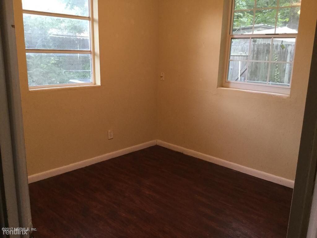 22 Monte St - Photo 3 of 3