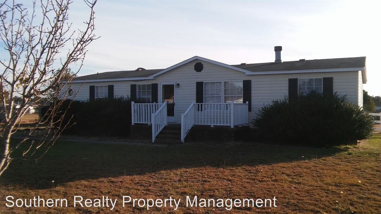 4768 Lobelia Rd - Photo 2 of 9