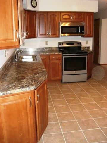 10556 Crecelius Dr - Photo 2 of 6