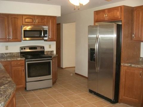 10556 Crecelius Dr - Photo 3 of 6