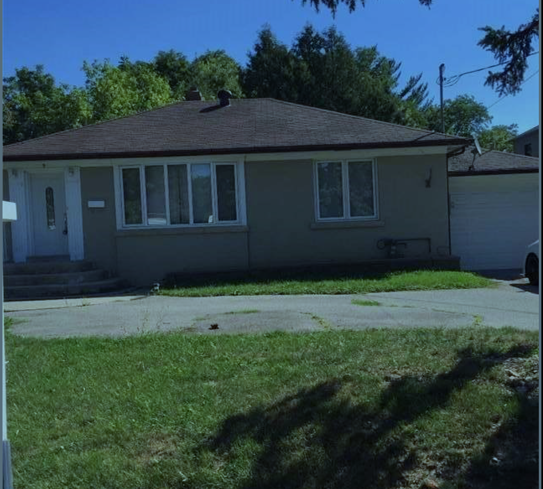 Sheppard Ave W & Senlac Rd, Toronto, ON M2N 1R2 3 Bedroom Apartment