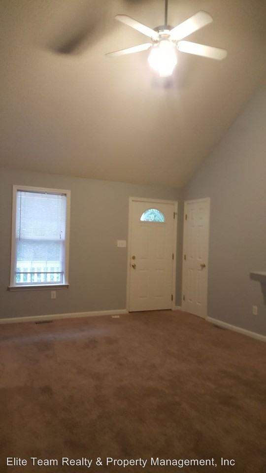 305 Spring St SW - Photo 3 of 11