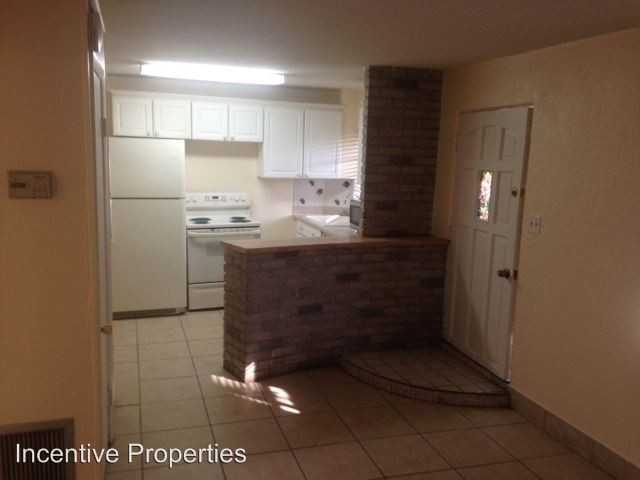 2183 Crandon Ave - Photo 3 of 16