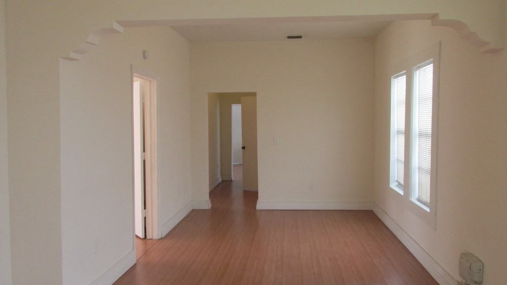 2119 W Spruce St - Photo 2 of 11