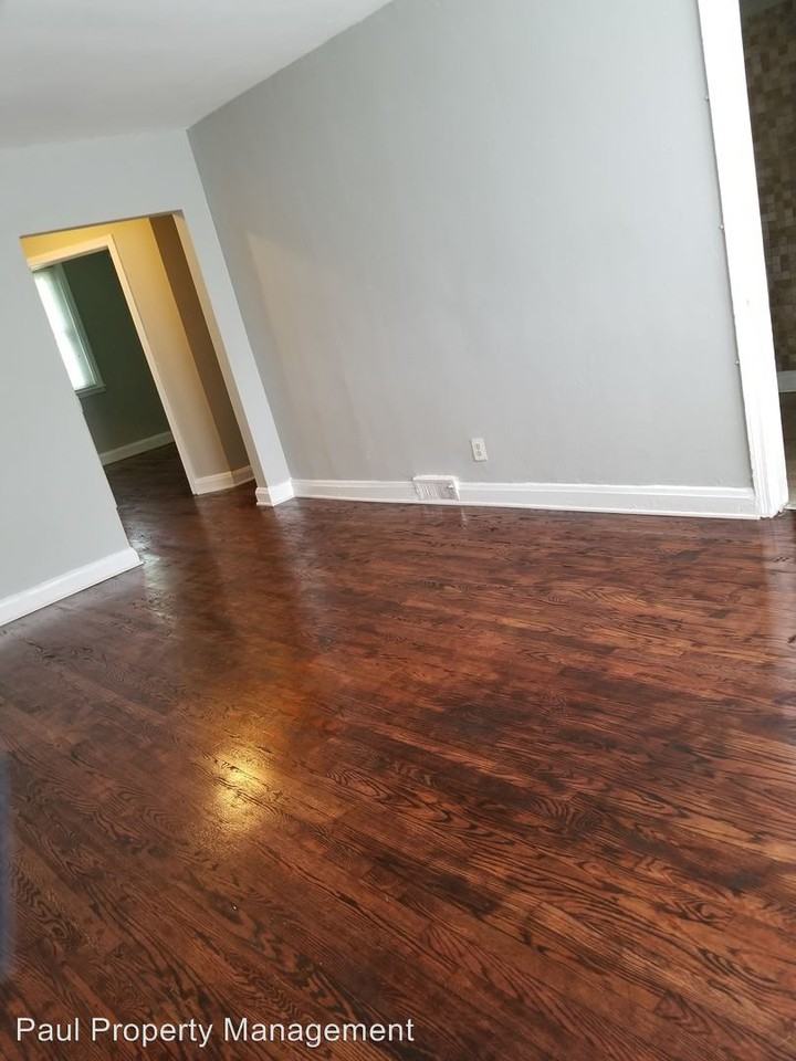 1122 Gleneagle Rd - Photo 2 of 5