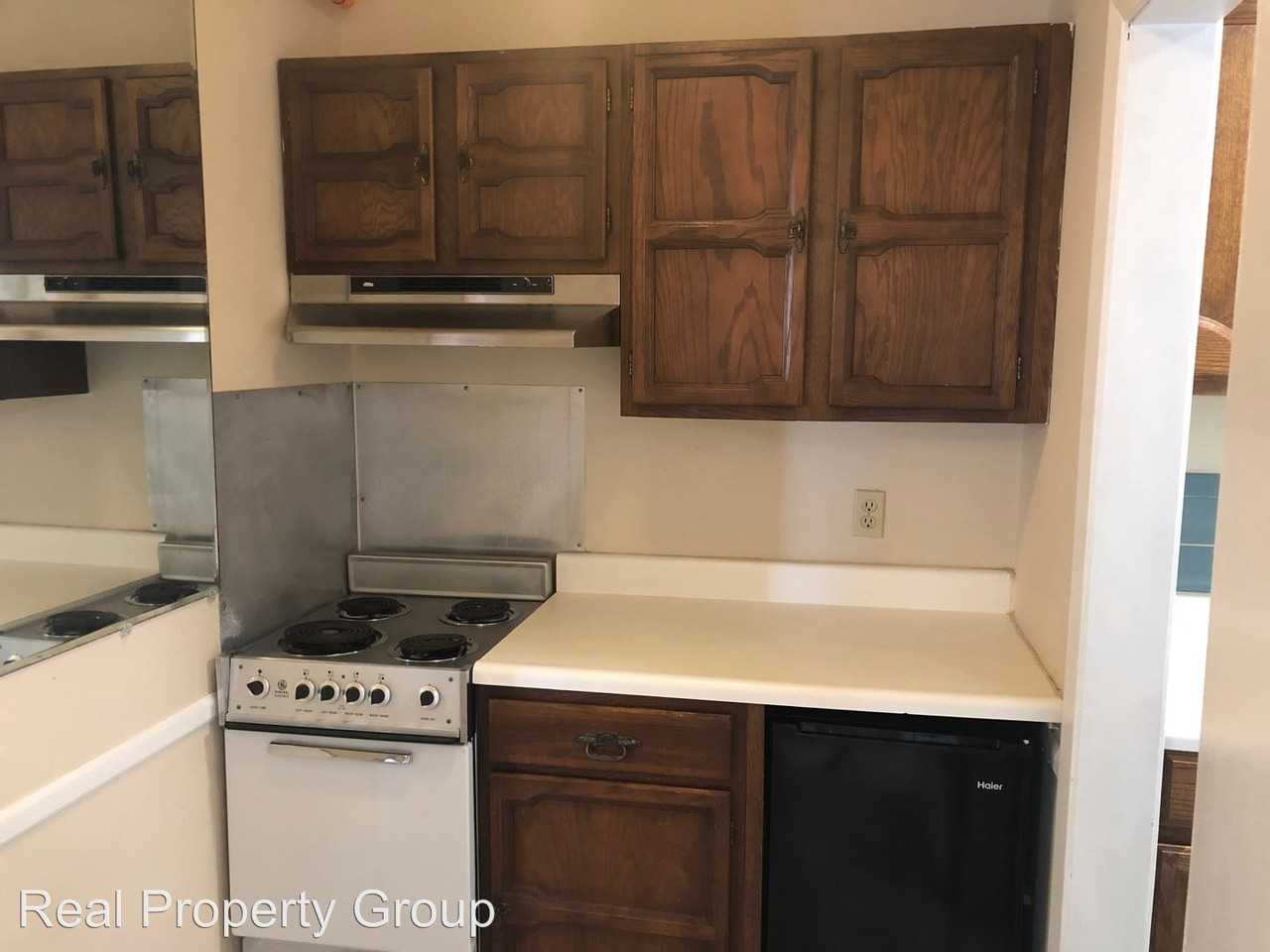 1301 University Ave. - Photo 2 of 19