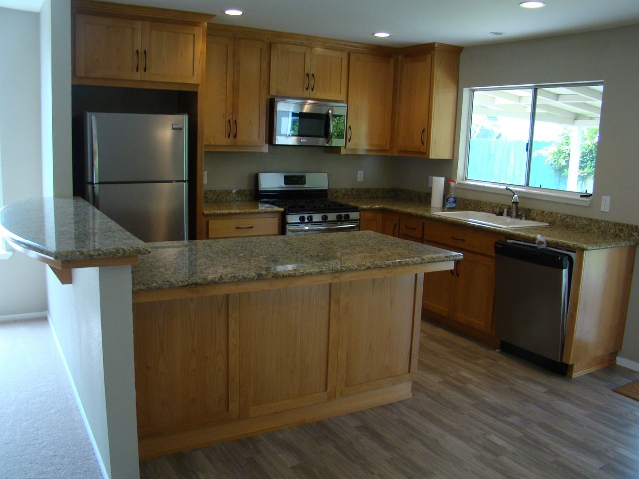 1452 Seabright Ave - Photo 3 of 14