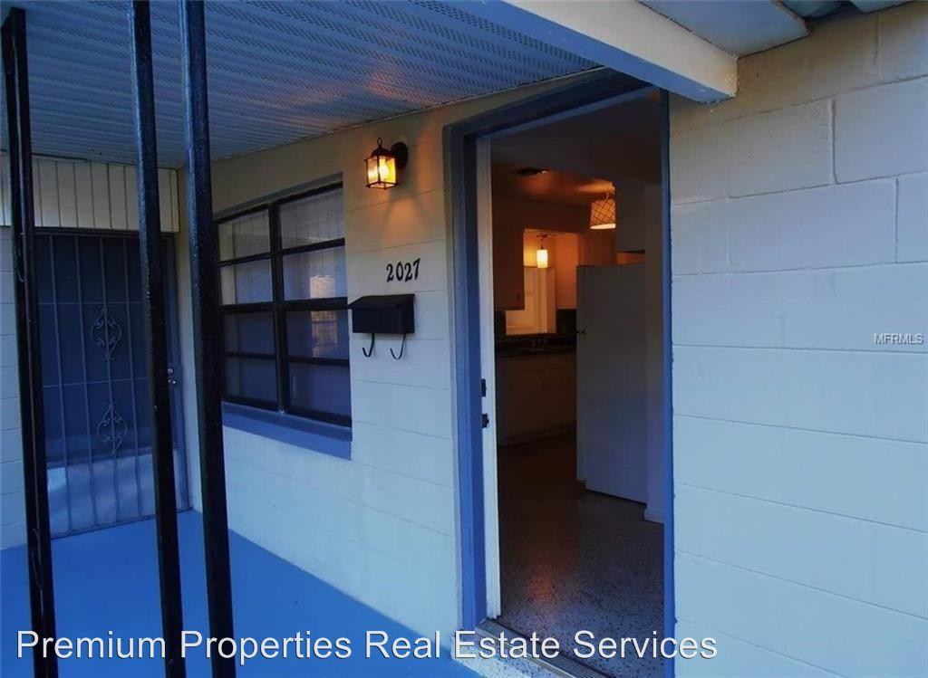 2027 Bentley St - Photo 3 of 10