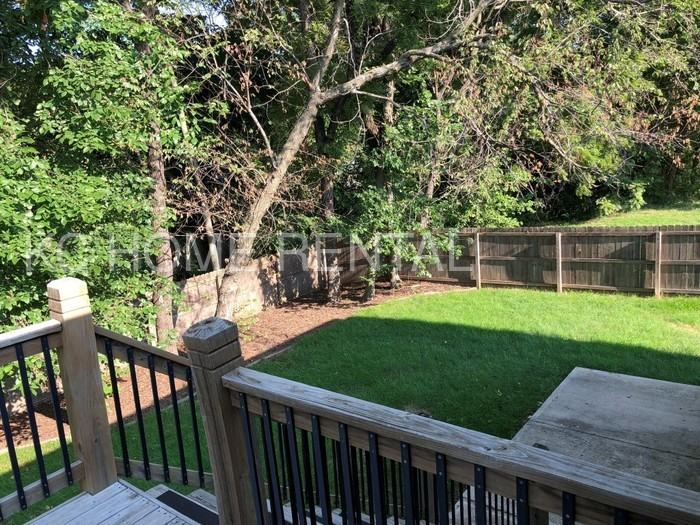 1708 S 104th Terrace - Photo 2 of 22