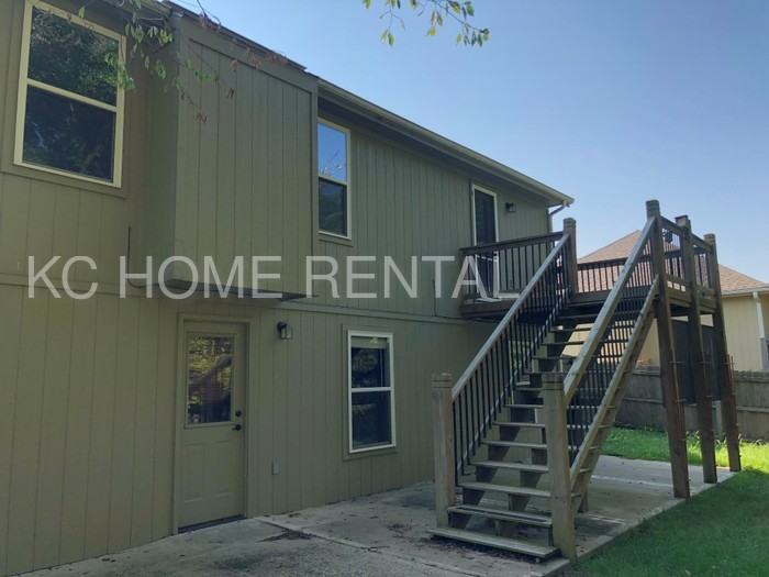 1708 S 104th Terrace - Photo 3 of 22