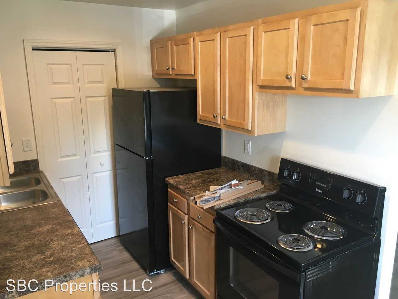 2230 Plantation Rd NE - Photo 2 of 15