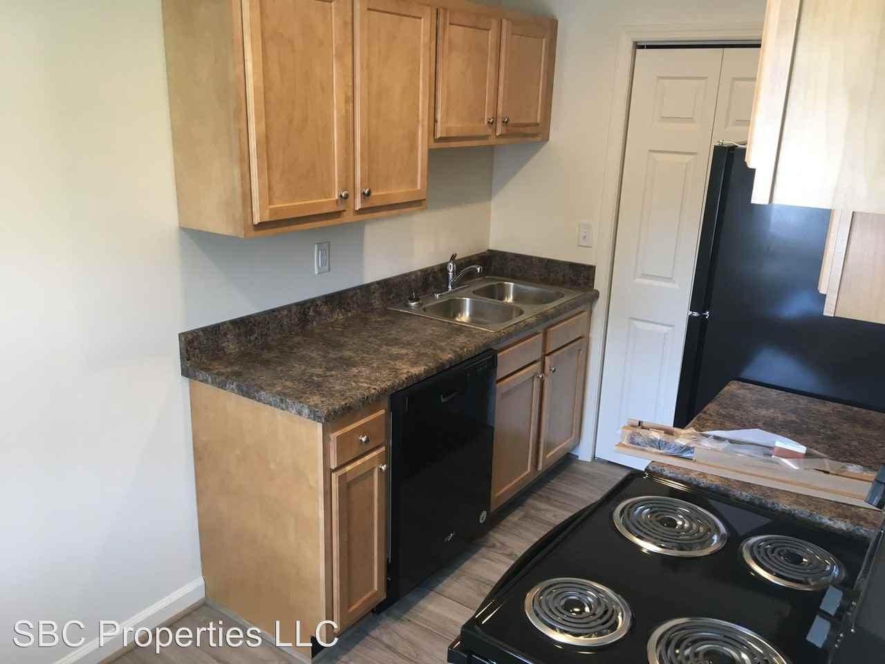 2230 Plantation Rd NE - Photo 3 of 15