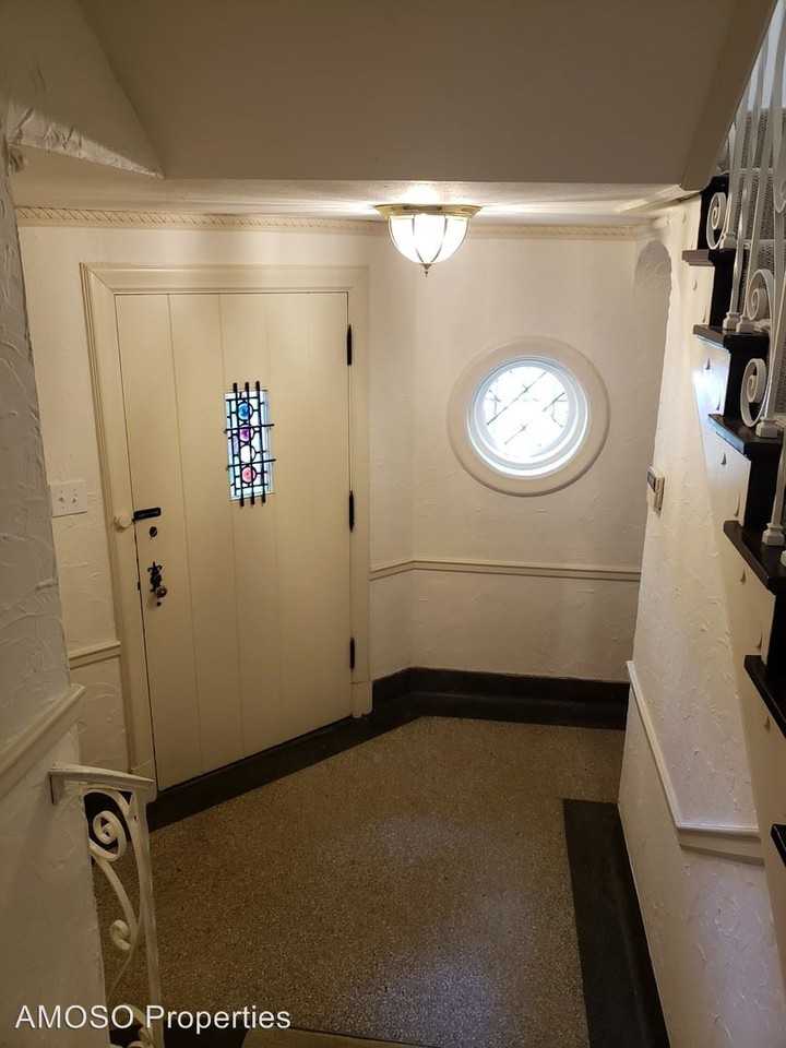 7501 York Dr - Photo 2 of 15