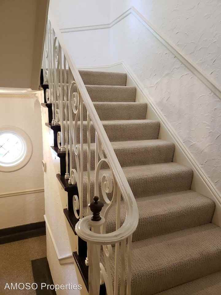 7501 York Dr - Photo 3 of 15