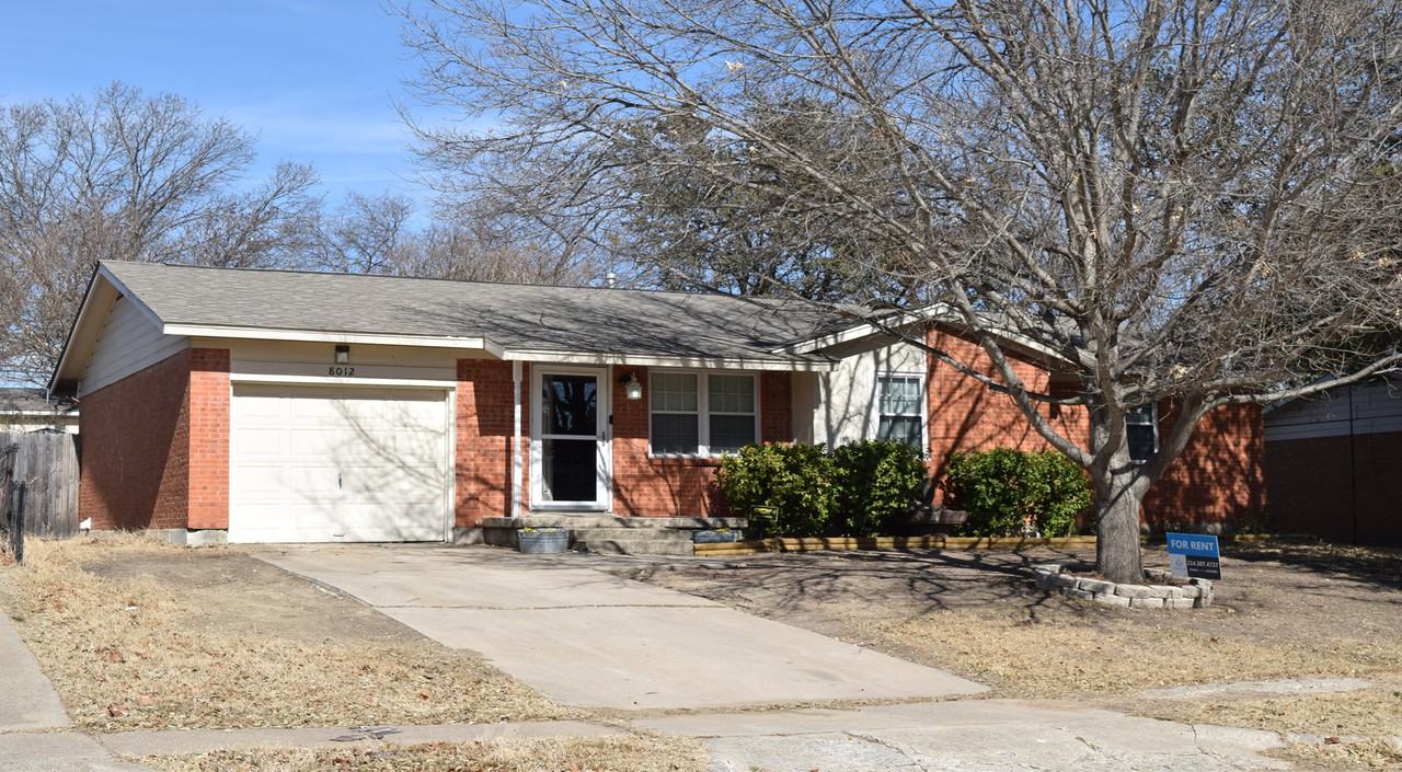 8012 Chaparral Dr - Photo 2 of 22
