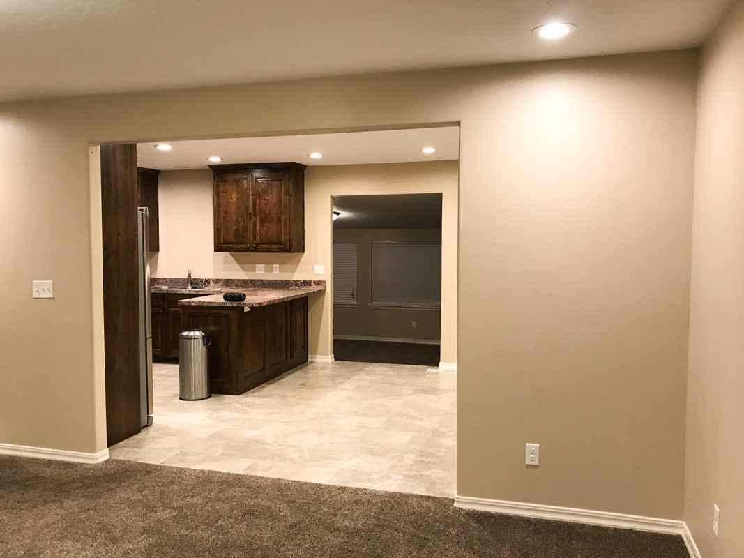 599 Crestview Ave - Photo 3 of 13