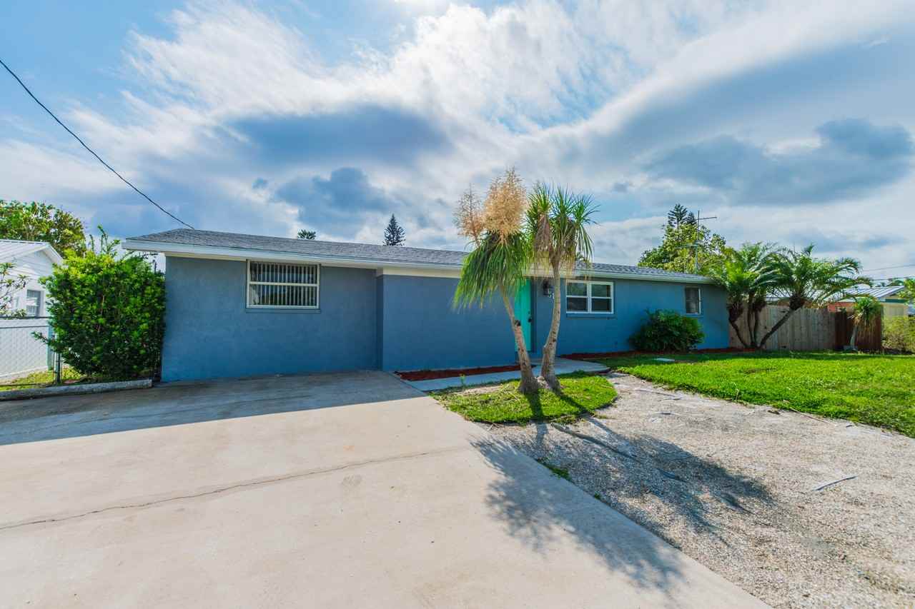 818 Bayview Dr - Photo 2 of 44