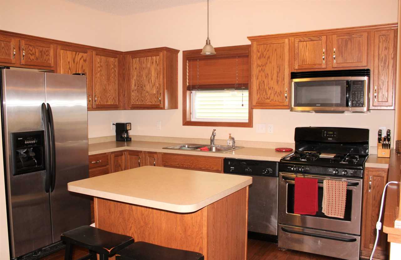 900 N 10th Ave - Photo 3 of 14