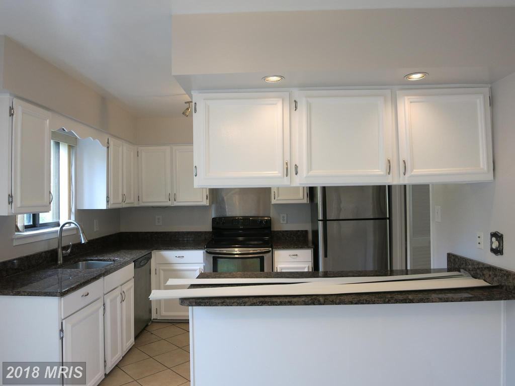 10301 Cherry View Ct - Photo 3 of 23