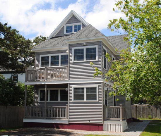 1 Sea Rose St - Photo 2 of 31