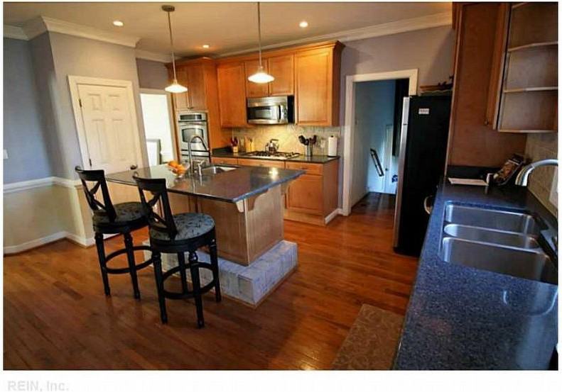 1340 Baecher Ln - Photo 3 of 11