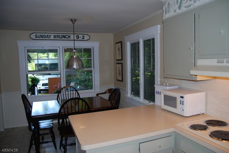 27 Cliffside Rd - Photo 3 of 18