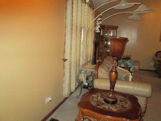 1682 Carolina Dr - Photo 3 of 26