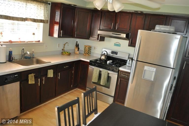 905 Imperial Ct - Photo 3 of 13