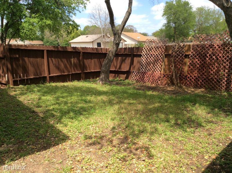 13650 Shady Walk Dr - Photo 3 of 8