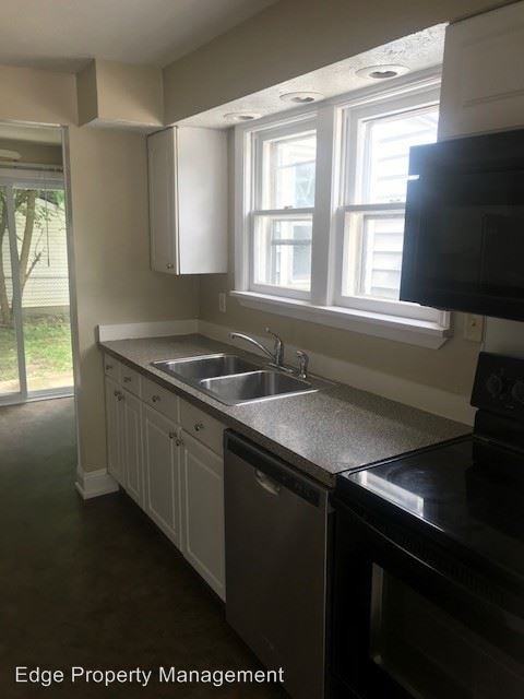 188 Oakwood Dr - Photo 2 of 10