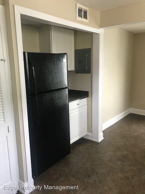 188 Oakwood Dr - Photo 3 of 10