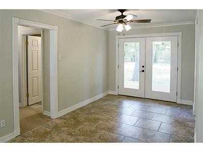 3918 Hawick Ln - Photo 3 of 19