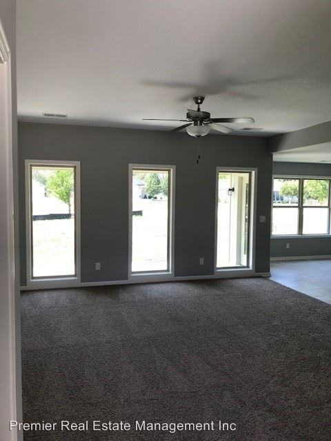 102 Sivley St - Photo 2 of 21