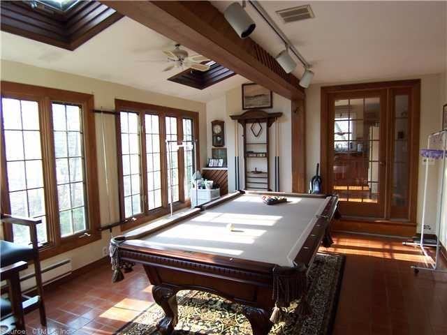 1150 East Street N - Photo 2 of 10