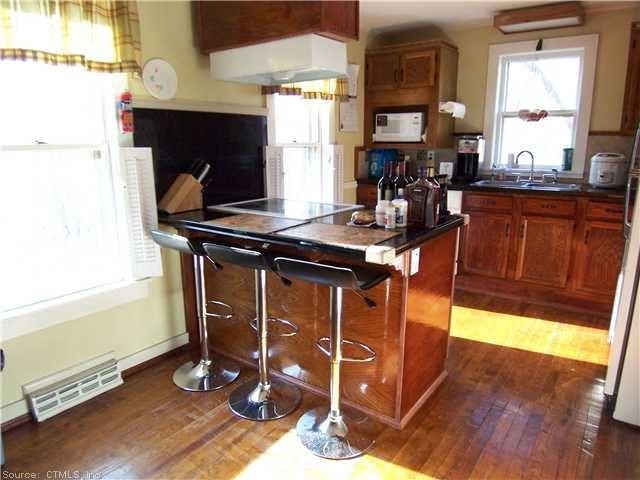 1150 East Street N - Photo 3 of 10