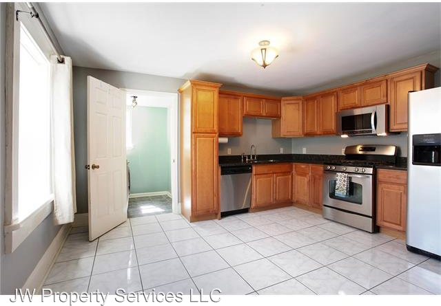 4134 Annunciation St - Photo 3 of 12