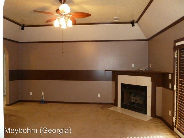 1210 Walton Ct - Photo 2 of 9