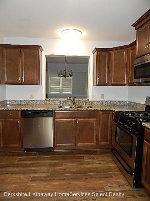 604 Harrogate Rd - Photo 2 of 13