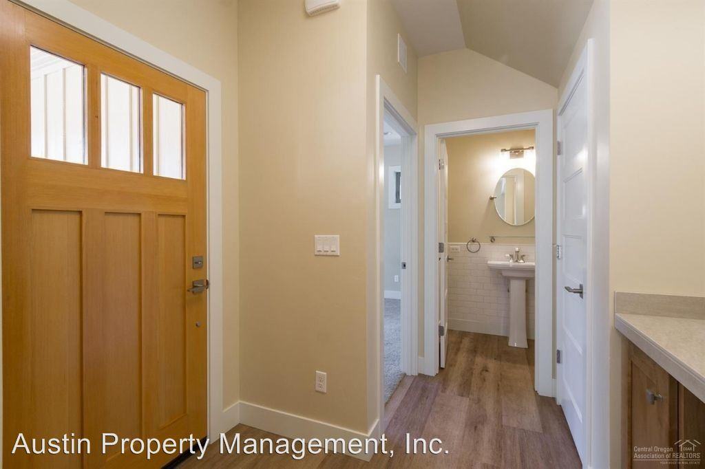 1566 NW Erin Court - Photo 3 of 18