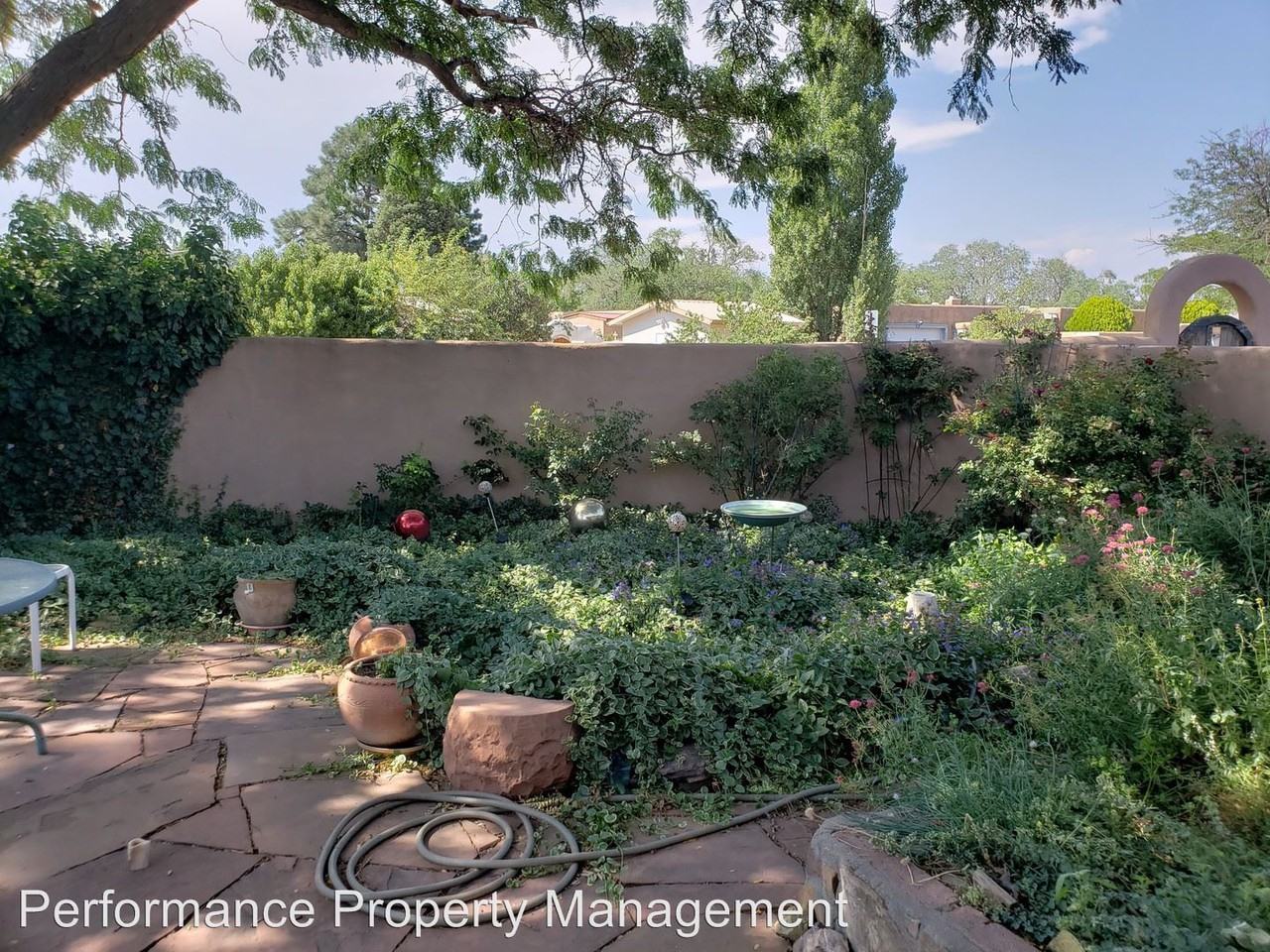 1711 Camino La Canada - Photo 3 of 15